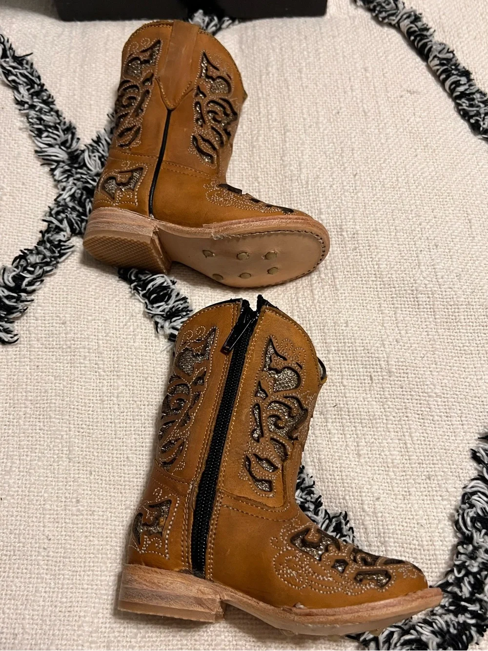 Girls' Size 4 Western Zip Boots 8 Segundos
